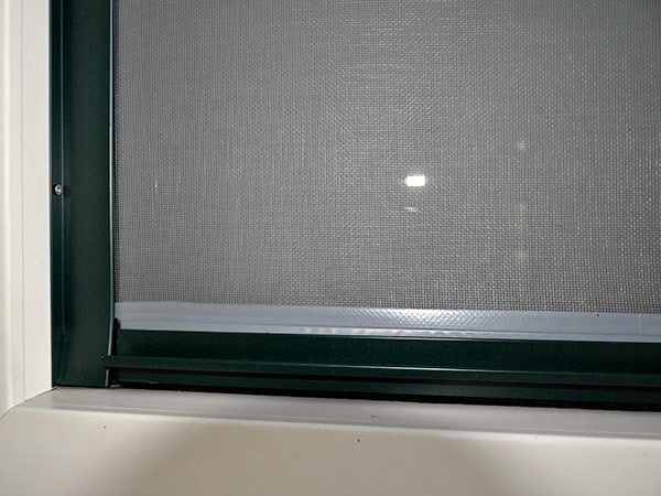 Zanzariere-scorrevoli-su-misura